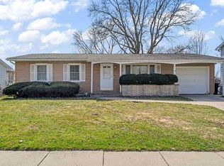 2012 9th St, Coralville, IA 52241