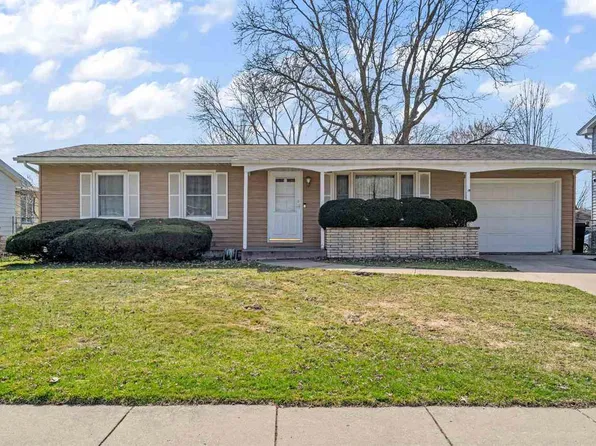 2012 9th St, Coralville, IA 52241