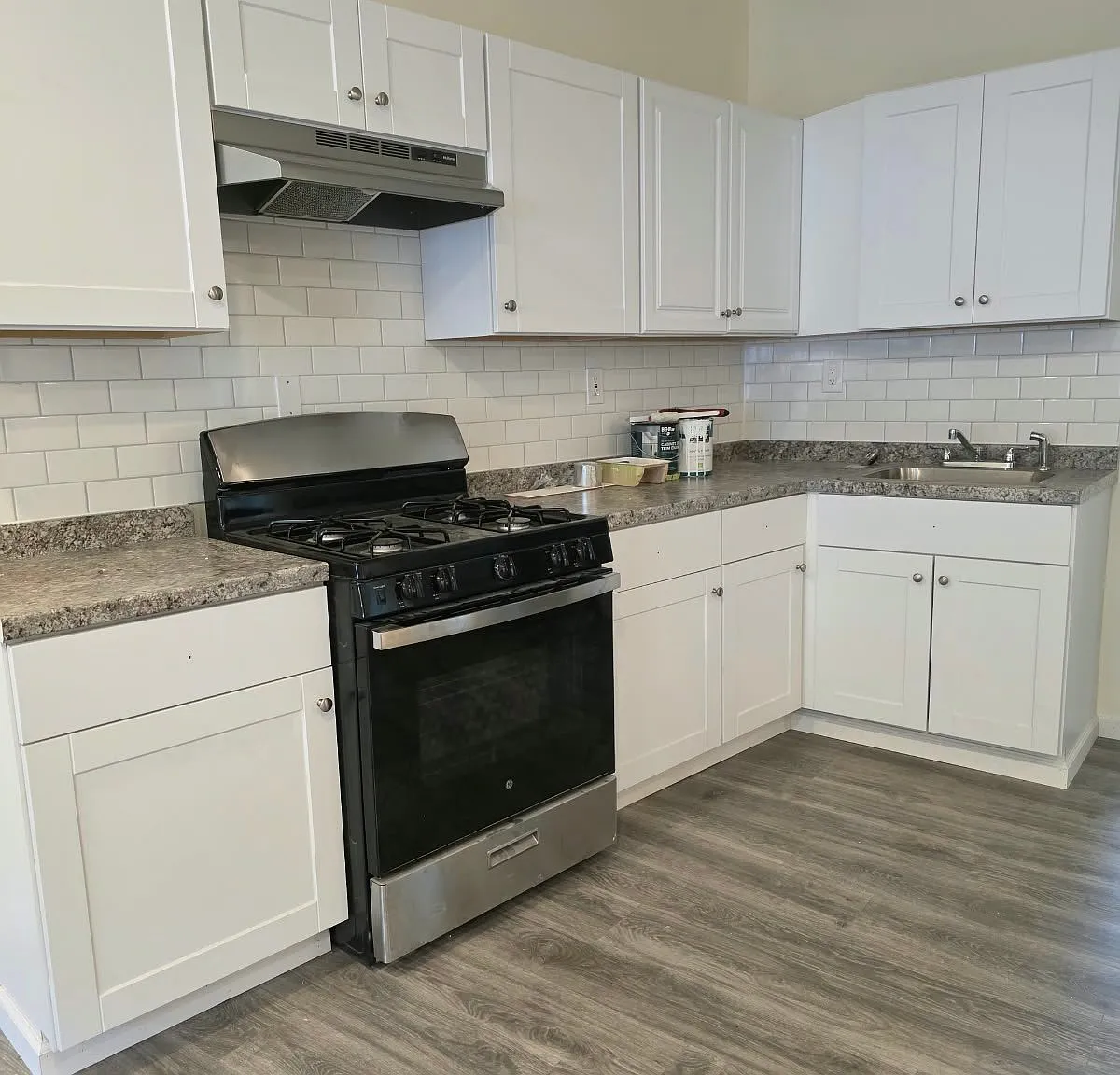 3 bed, 1.0 bath, $3,450 — Photo 3