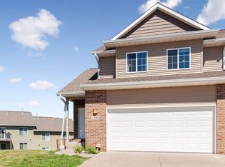 1406 Palisades Ct, Coralville, IA 52241