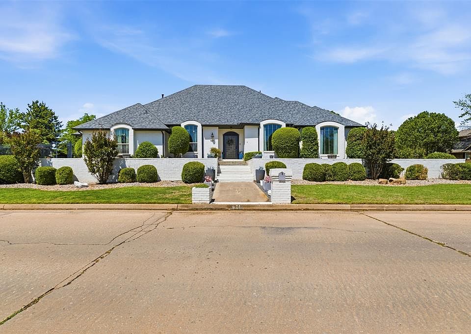 1st image of 921 Gleneagles Dr