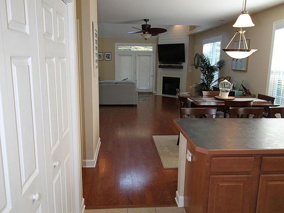 4th image of 532 Village Green Dr Unit 4A