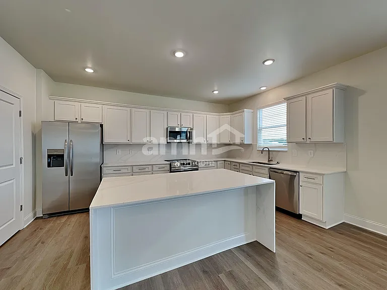 3337 Emzy Dr — Photo 3