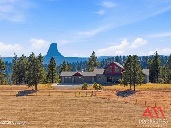 37 Klondike Rd, Hulett, WY 82720