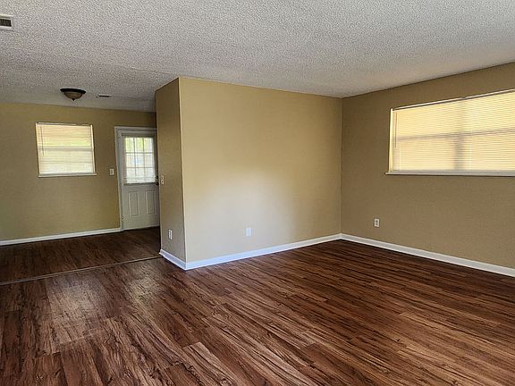 4th image of 5069 Princely Ave