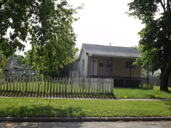 318 N 13th St, Escanaba, MI 49829