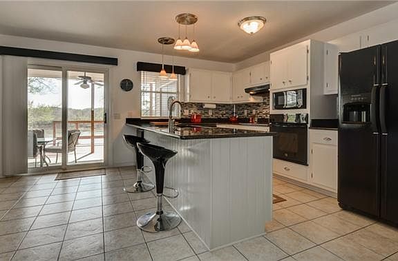5th image of 921 Kingsbury Dr #A-b