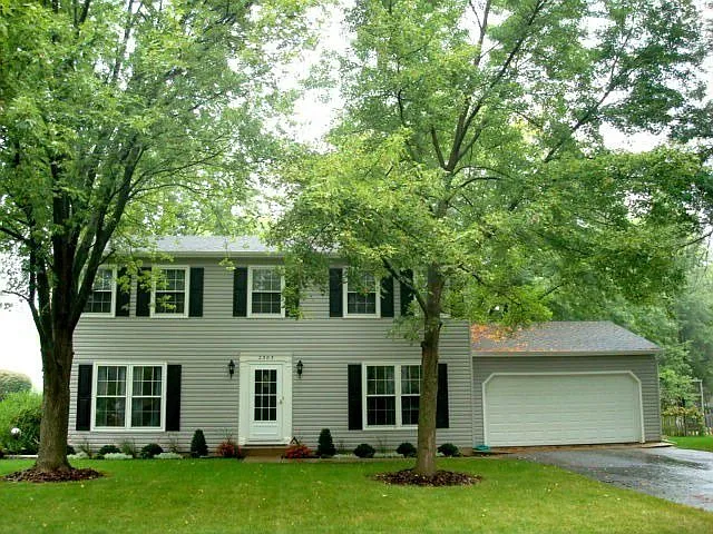 2305 Brookway Dr photo 1