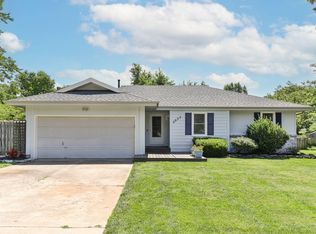 4032 S Sunrise Avenue, Springfield, MO 65807
