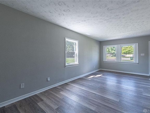 4th image of 3112 Mohican Ave