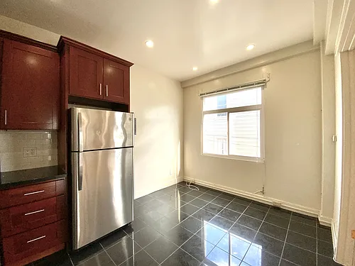 770 Filbert St #3 Photo 1