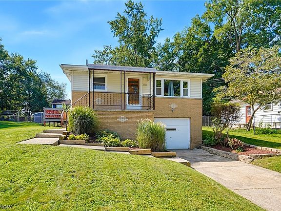 3rd image of 2852 Linwood Rd