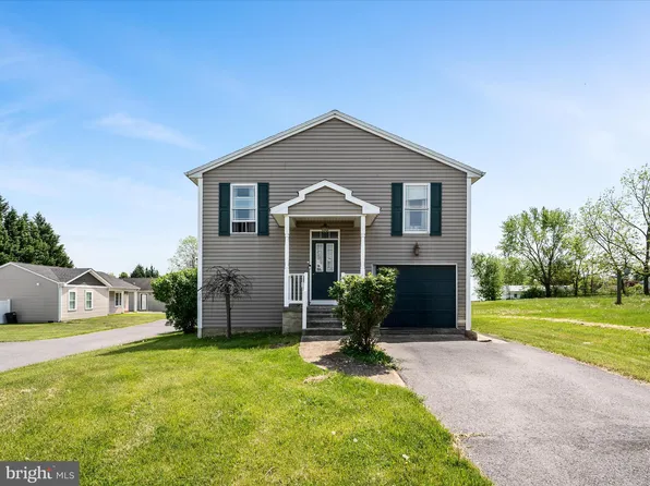 319 Athletic St, Martinsburg, WV 25404
