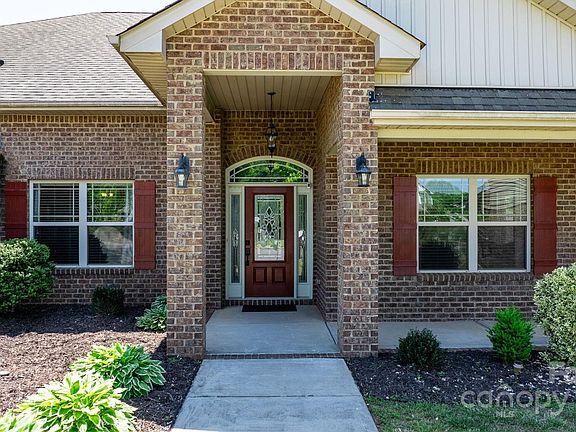 5th image of 108 Wake Ct