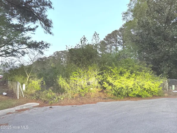 103 S Glen Court, Jacksonville, NC 28540