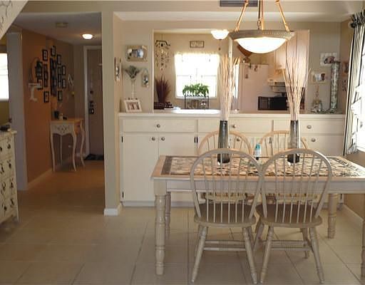 3rd image of 758 Village Cir APT 205