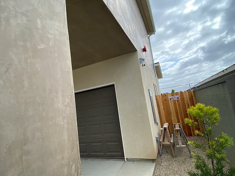 2062 Pomona Ave #B — Photo 9