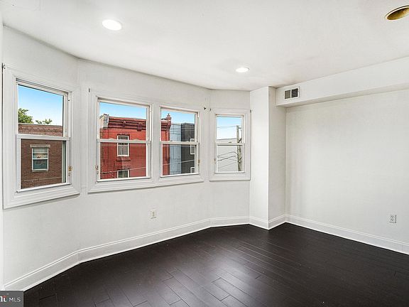 2nd image of 2027 N 15th St #3