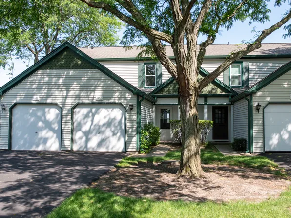 2437 Devonshire Ct, Aurora, IL 60502