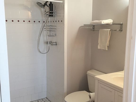 2nd image of 15 6th St #15