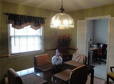 5th image of 1932 Churchill Dr