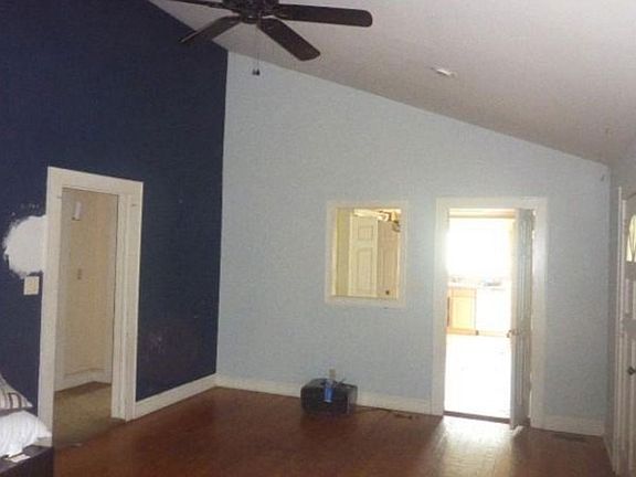 3rd image of 160 Stonewall Cir SW
