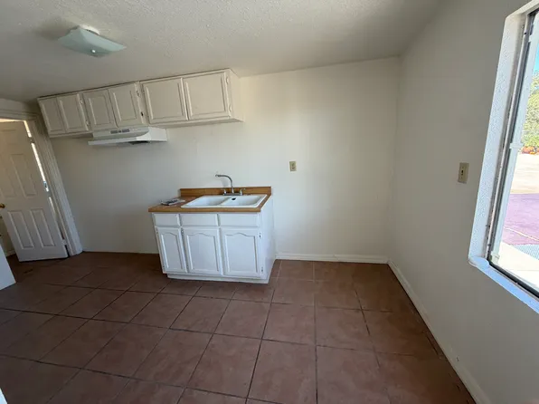 48810 90th St E #2, Lancaster, CA 93535