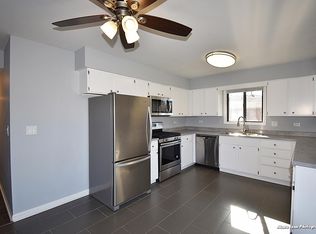 598 Rush St #B, Roselle, IL 60172