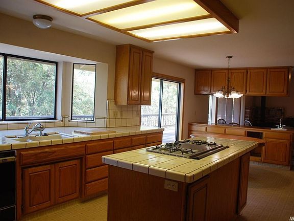 2nd image of 15415 Carrie Dr