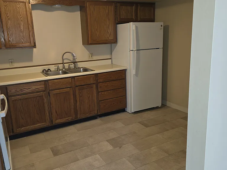 13 Western Ave #B — Photo 10