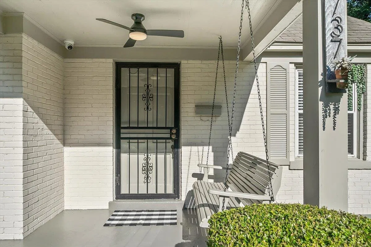 2 bed, 1.0 bath, 982 sqft, $1,650 — Photo 2