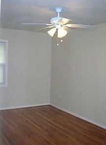4th image of 2655 Leeds Ave
