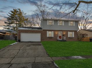 329 Hillside Ct, Bloomington, IL 61701