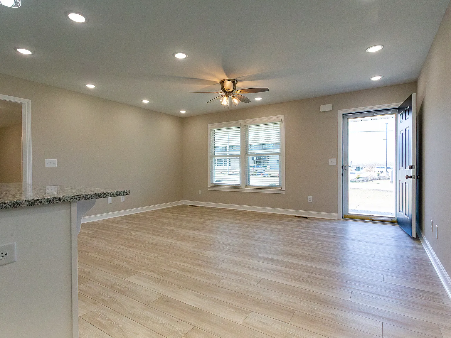 3 bed, 1500 sqft, $1,800 — Photo 4
