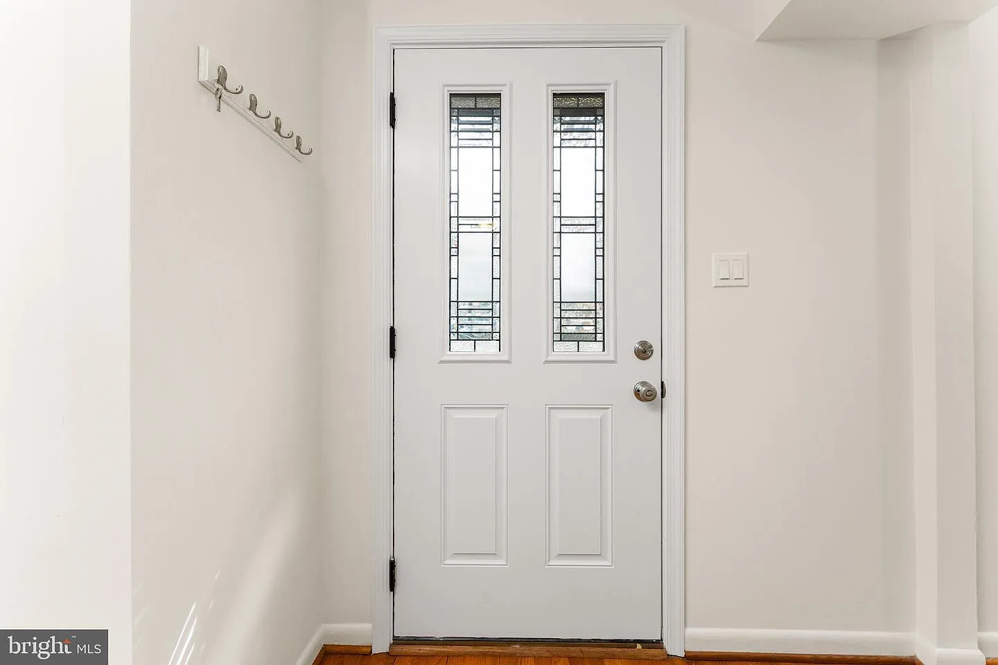 3 bed, 3.0 bath, 1472 sqft, $3,300 — Photo 4