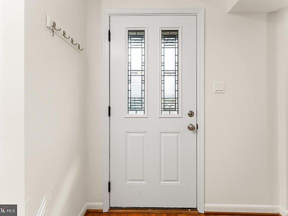 4th image of 1808 Golf View Ct