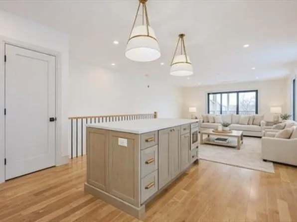 68 Rowe St #1, Roslindale, MA 02131