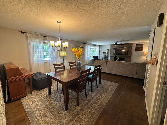 4th image of 4018 Woodland Ln