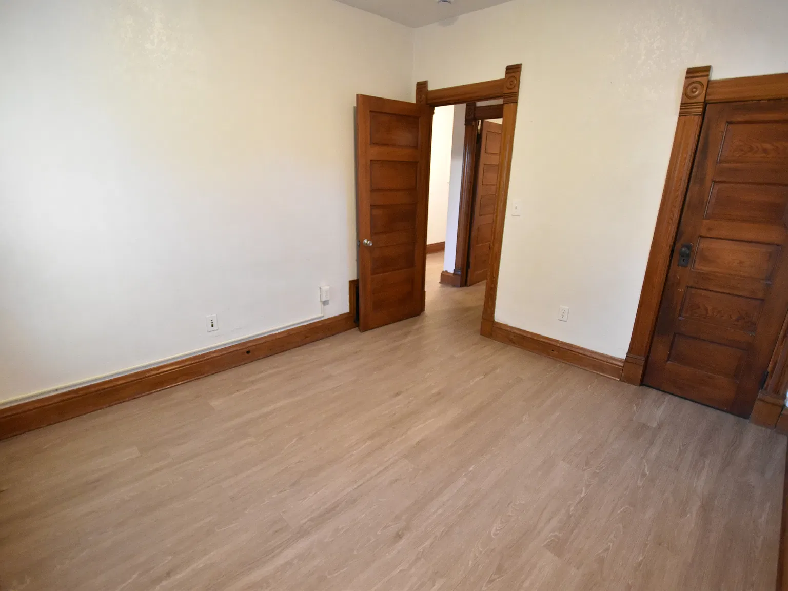 4 bed, 1275 sqft, $5,980 — Photo 3