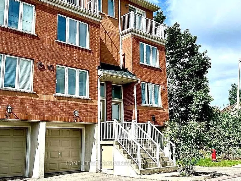 21 Elgin Mills Rd W #15 — Photo 1