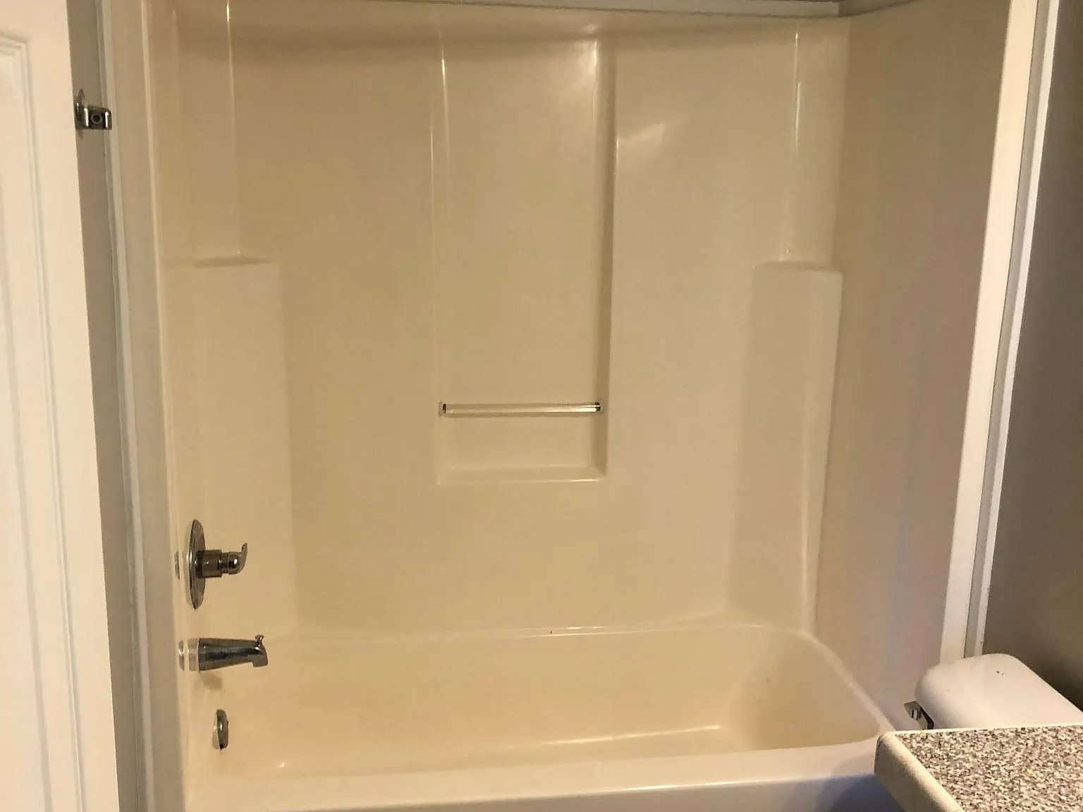 2 bed, 2.5 bath, 1044 sqft, $1,750 — Photo 2