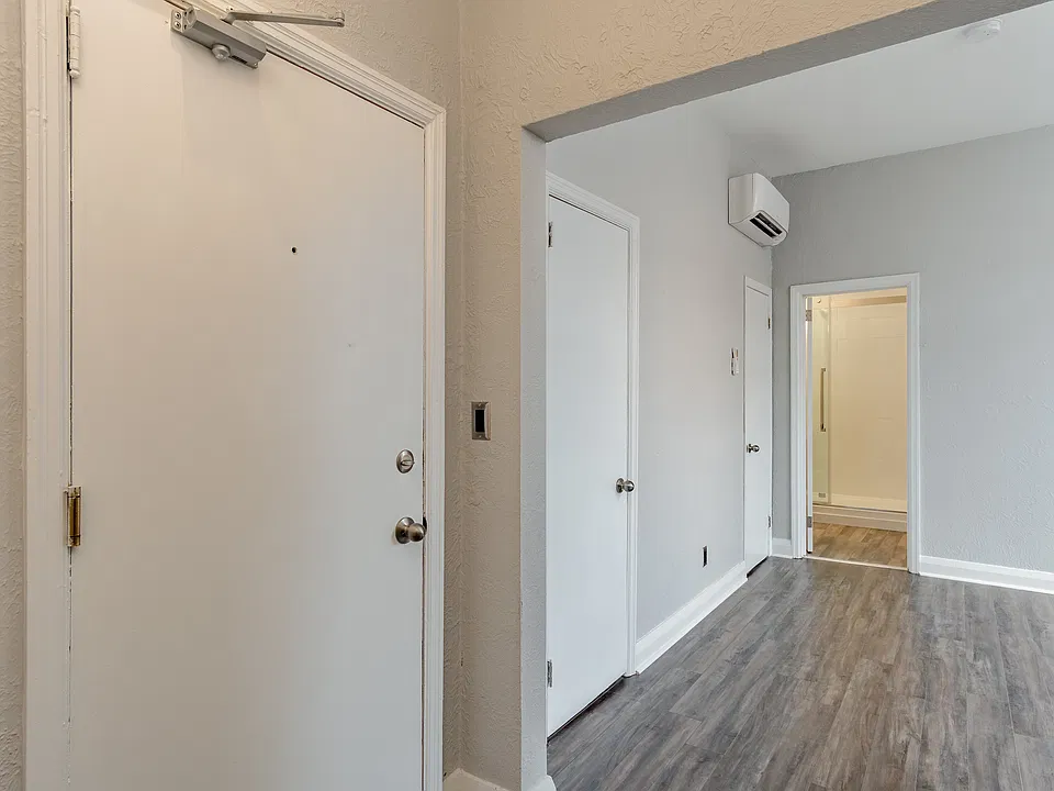 89 Princess St #306