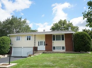 4255 Dixon Dr, Hoffman Estates, IL