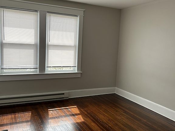 3rd image of 660 Virginia Ave #660