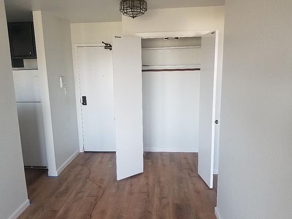 4th image of 431 Pennsylvania Ave APT 4
