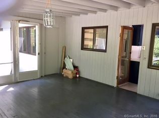 22 Sperry Rd, Woodbridge, CT 06525