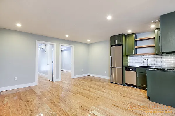 Rented by aptsandlofts.com | media 28