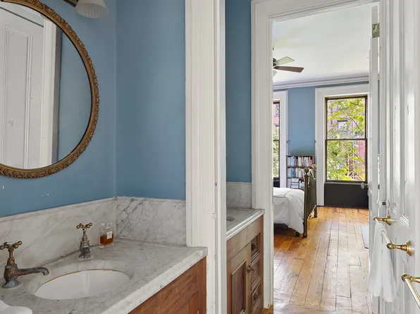 309 Vanderbilt Avenue image 17 of 27