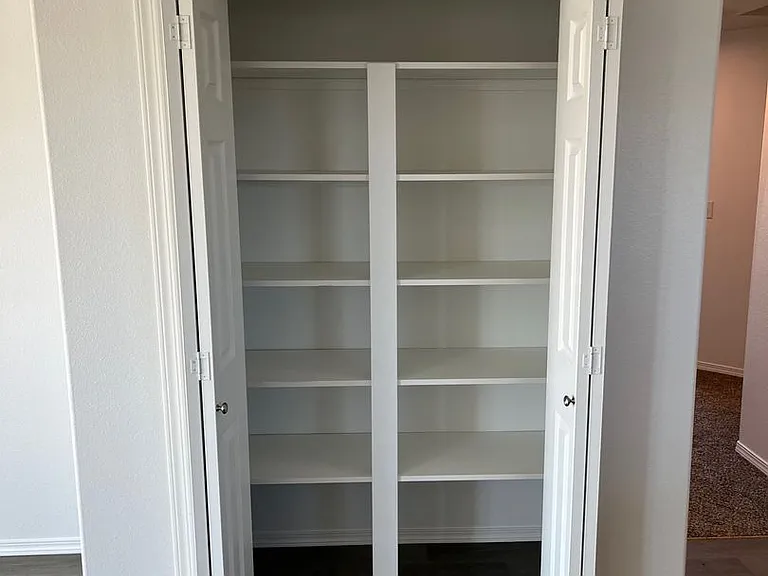1321 W Polo Ridge Dr — Photo 2