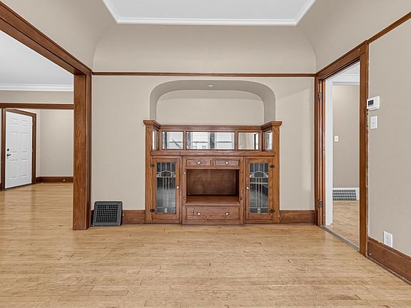 5th image of 4728 W Medford AVENUE